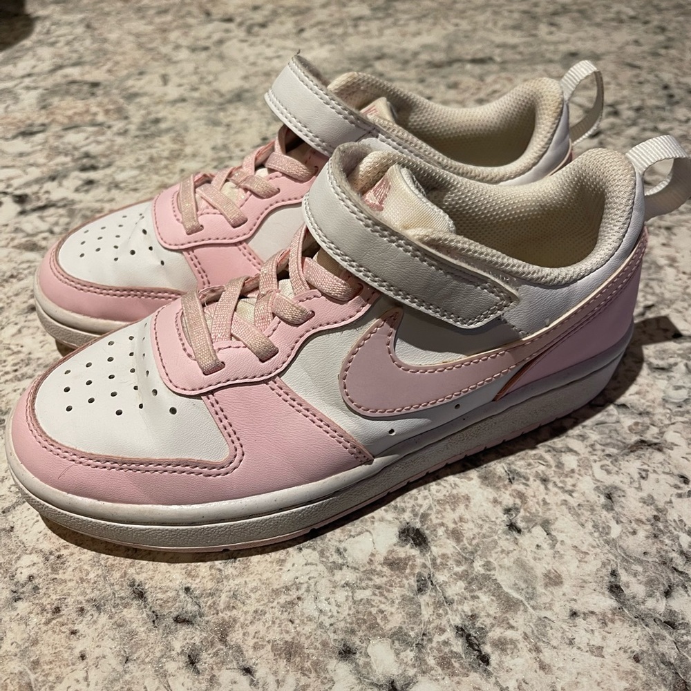 Nike Kids Sneakers in Pink and White